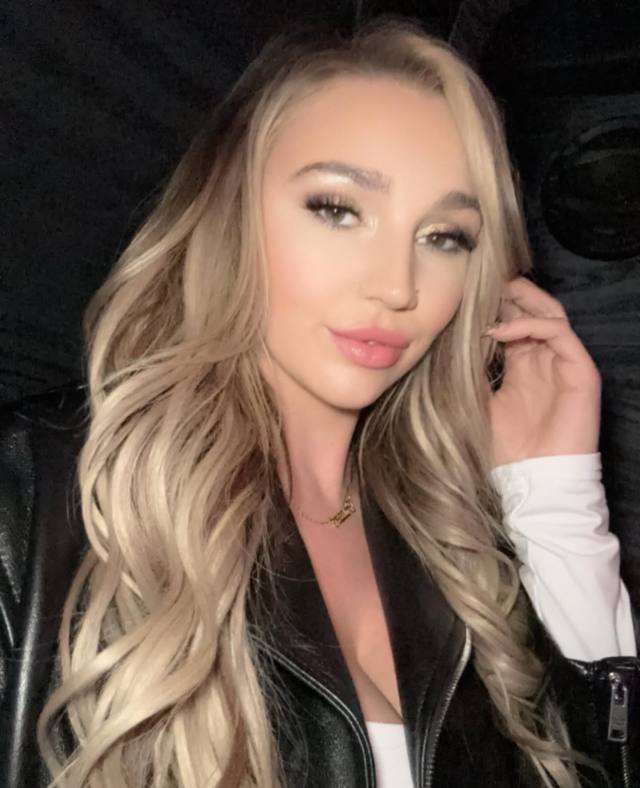 Hi my name is Ariana....Please contact me to book an appointment with me. +13416663763 Hi my name is Ariana....Please contact me to book an appointment with me. +13416663763