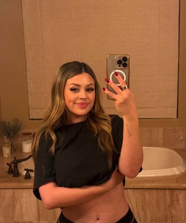 I'm a professional massage therapist, I help in reducing pain, muscle soreness and muscle tension, for heavenly relaxation. I'm a professional massage therapist, I help in reducing pain, muscle soreness and muscle tension, for heavenly relaxation.