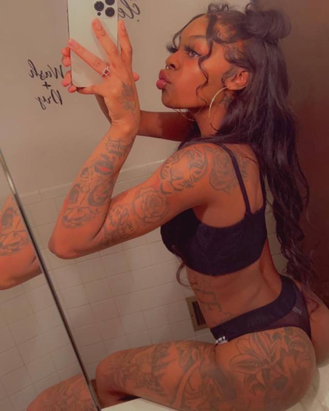 I’m available daddies I’m available daddies